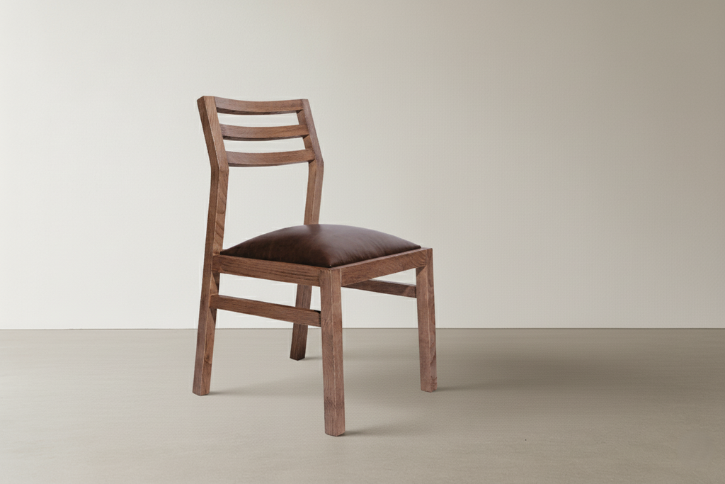 Silla Asimétrica con respaldo de madera