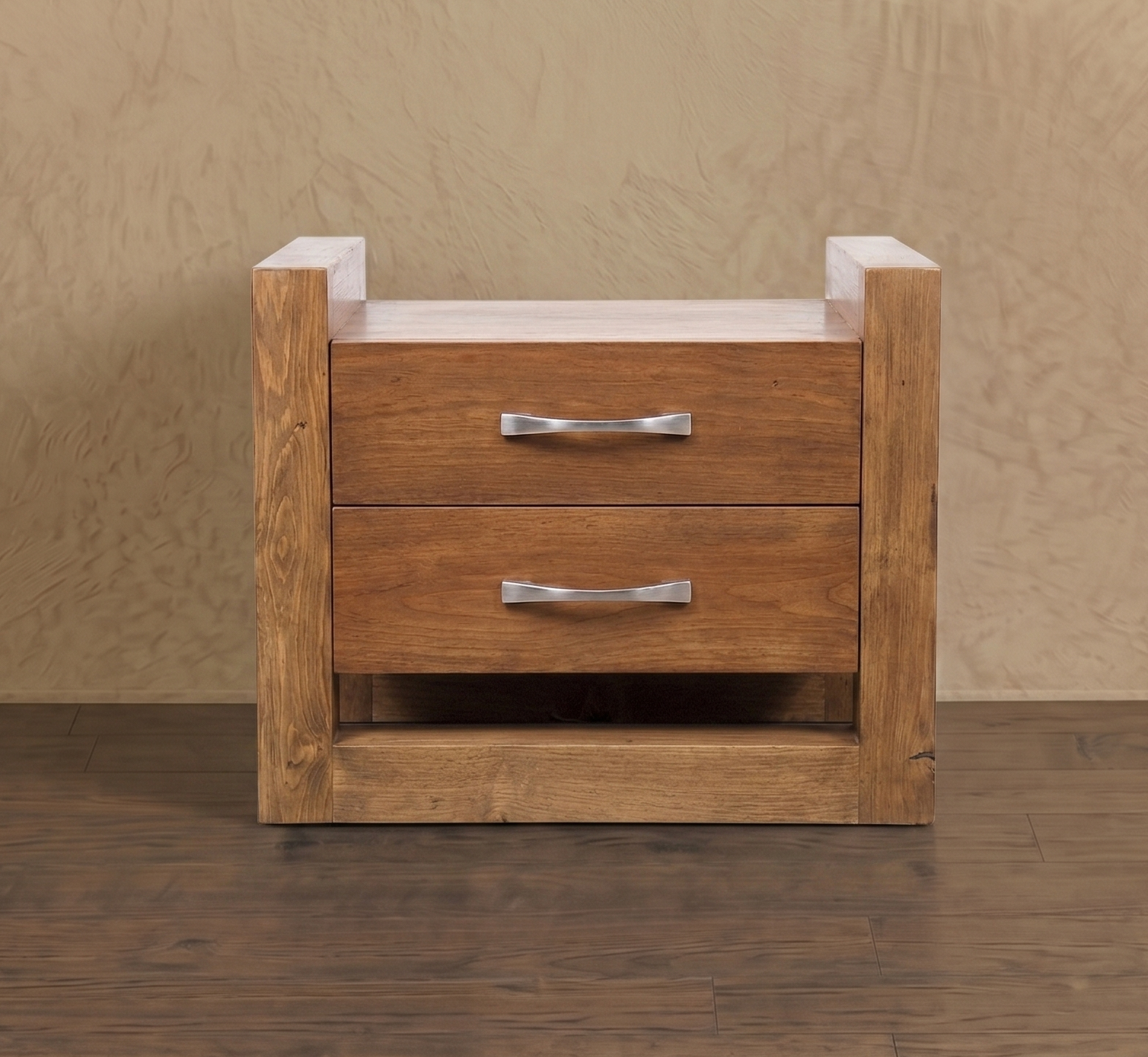 Velador África II en madera nativa – El Ciprés